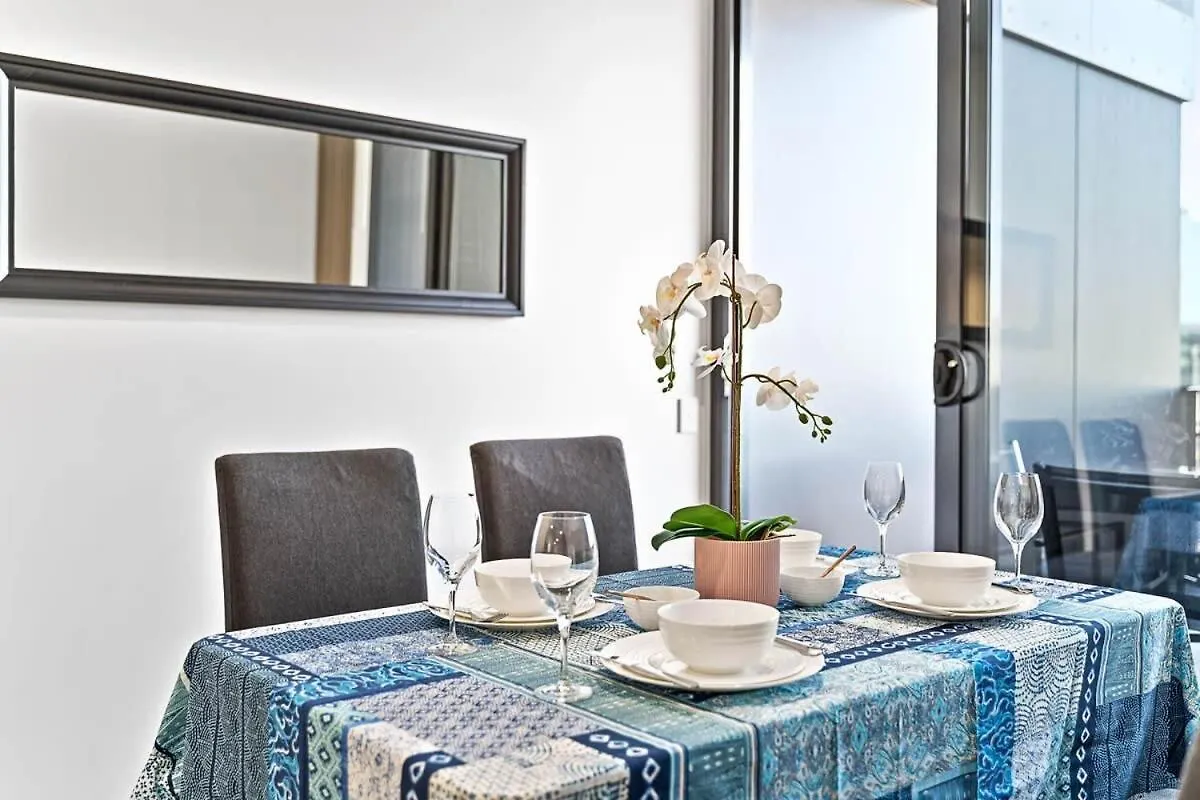 Pearl On Grote Pool&Gym Central Mkt Parking Adelajda